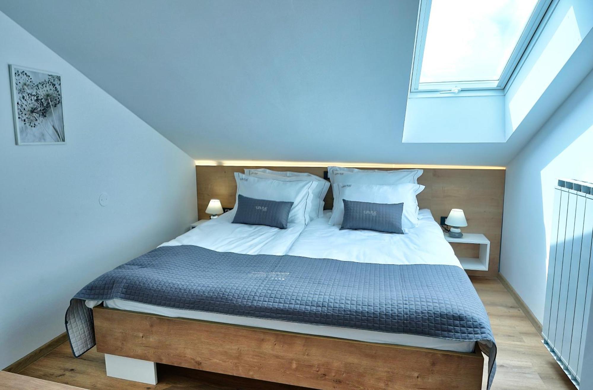 Apartment Lipa Plac *
